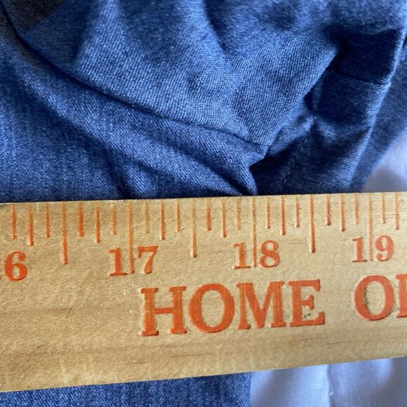 Figs Technical Collection Casma 3 Pocket Scrub Top Chambray Blue Women XS V-Neck - Picture 8 of 11